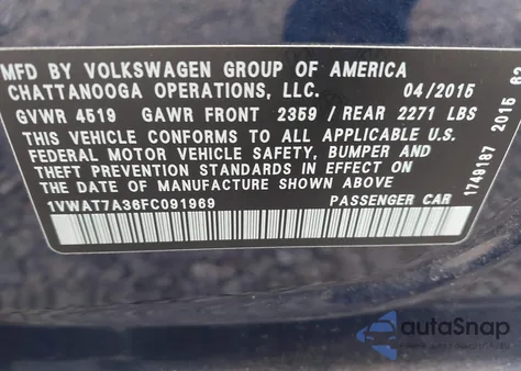 2015 Volkswagen Passat 1.8T Wolfsburg Edition z USA, uszkodzony, nr VIN 1VWAT7A36FC091969